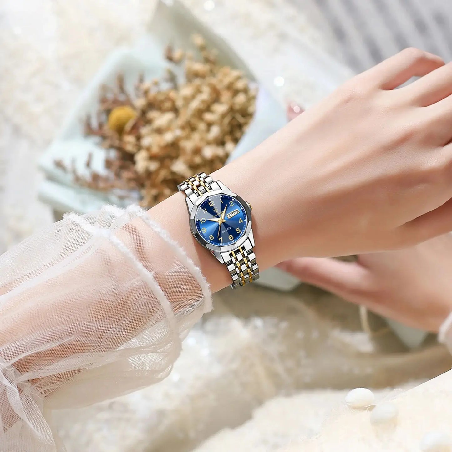 POEDAGAR Luxury Ladies Waterproof Luminous Quartz Watch.